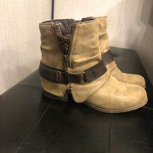 POP booties, size 8 1/2, tan.
